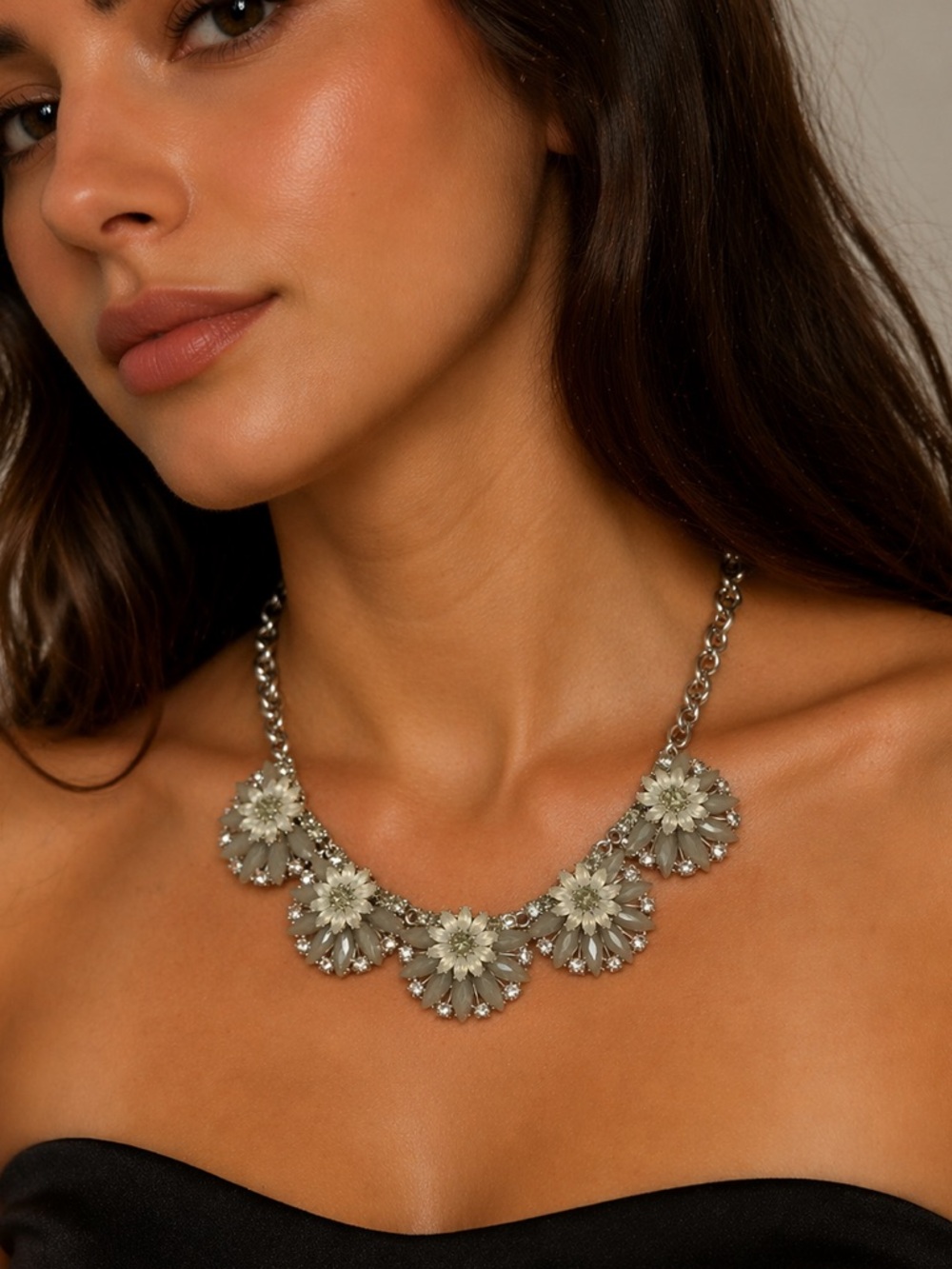 Elegant Silver Floral Necklace